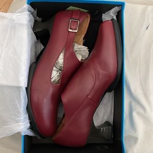 Fluevog Gracias Cherry, size 10.5
